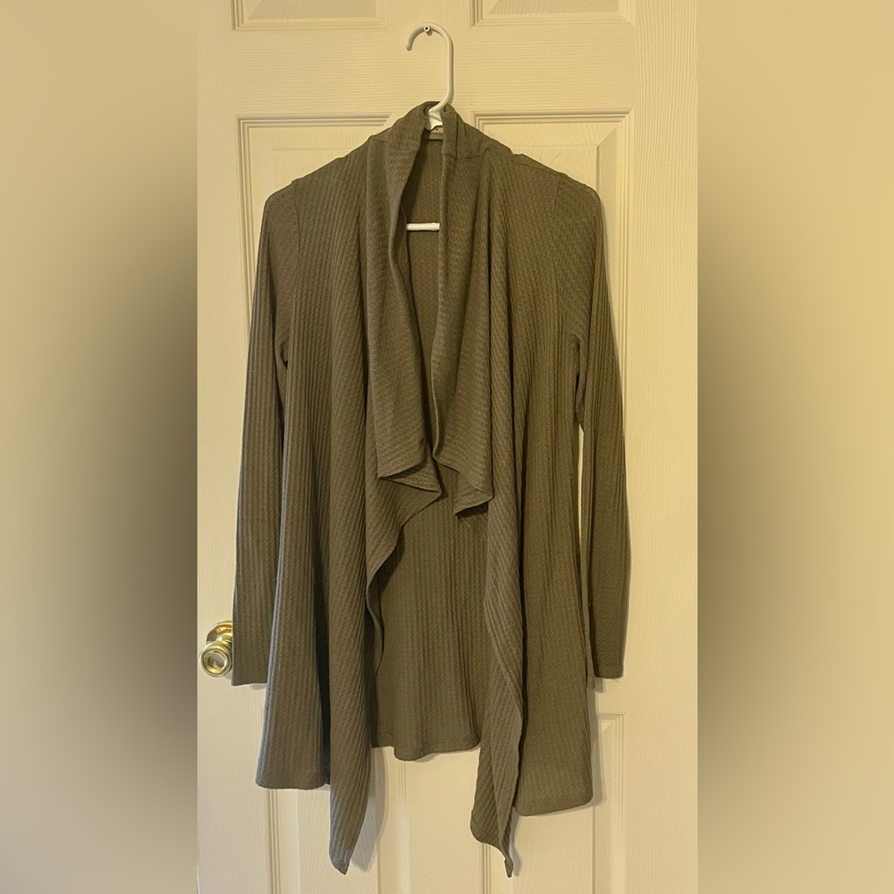 Knox Rose Green Cardigan Sweater Timeless Knit Design
